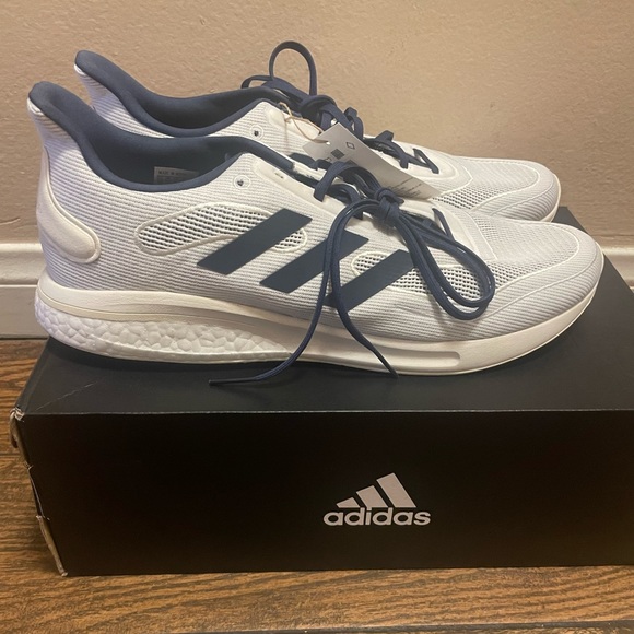 Adidas Supernova Off White/Navy Size 14 Brand New - Picture 1 of 5